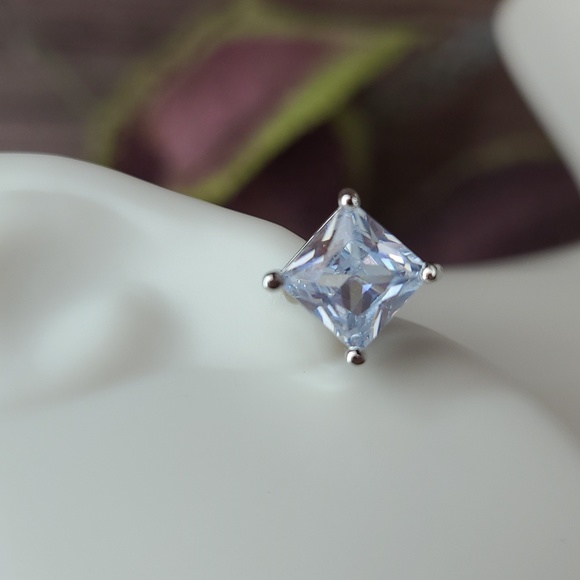 NEW PRINCESS CUT WHITE AMYTHYST SILVER PIERCED EARRING STUDS - Picture 2 of 9